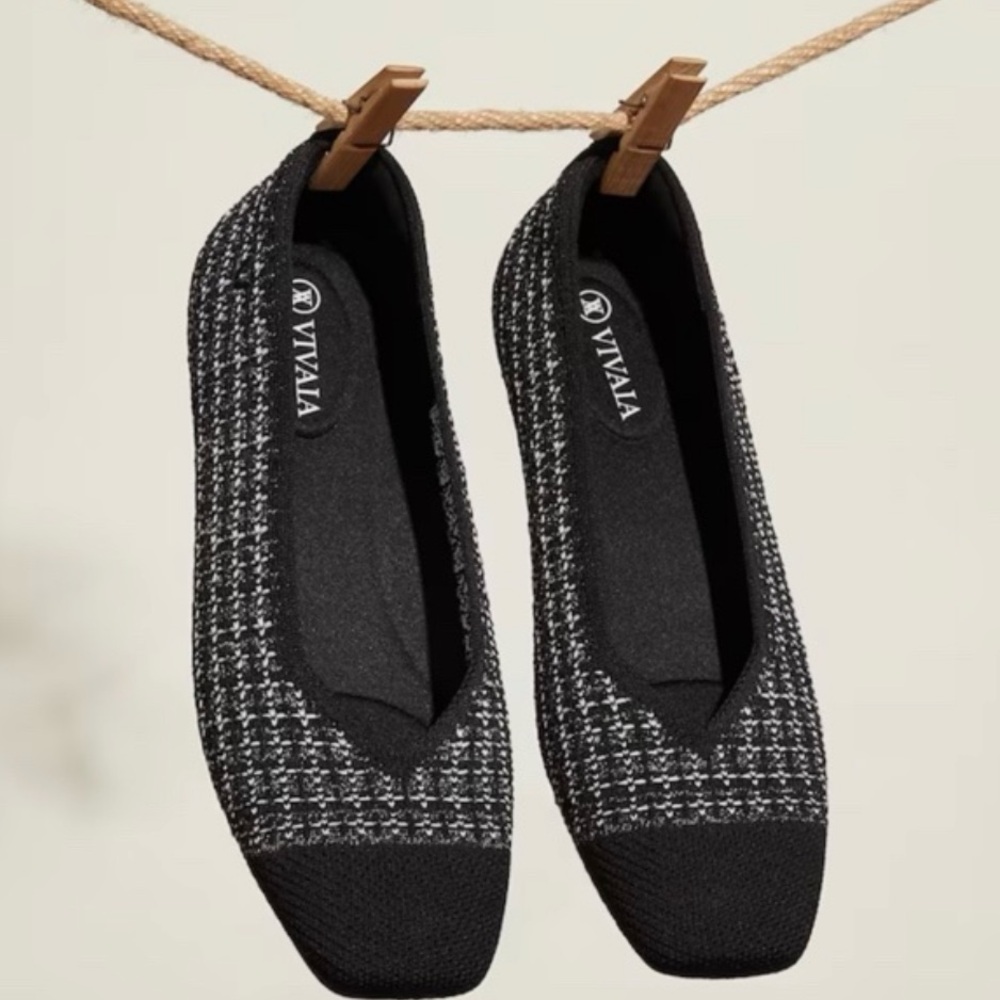 Square-Toe V-Cut Flats (Margot 2.0) - Vivaia